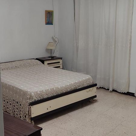 Casa Manuel Alquiler De Habitaciones En Casa Compartida Carmona  Zewnętrze zdjęcie
