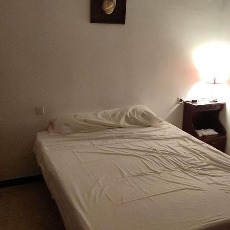 Casa Manuel Alquiler De Habitaciones En Casa Compartida Carmona  Zewnętrze zdjęcie
